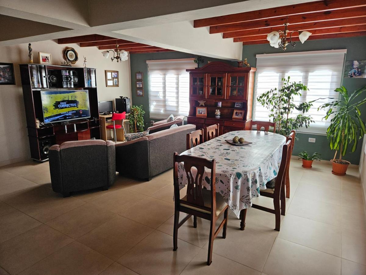 דירות אושואיה Casa De Familia מראה חיצוני תמונה